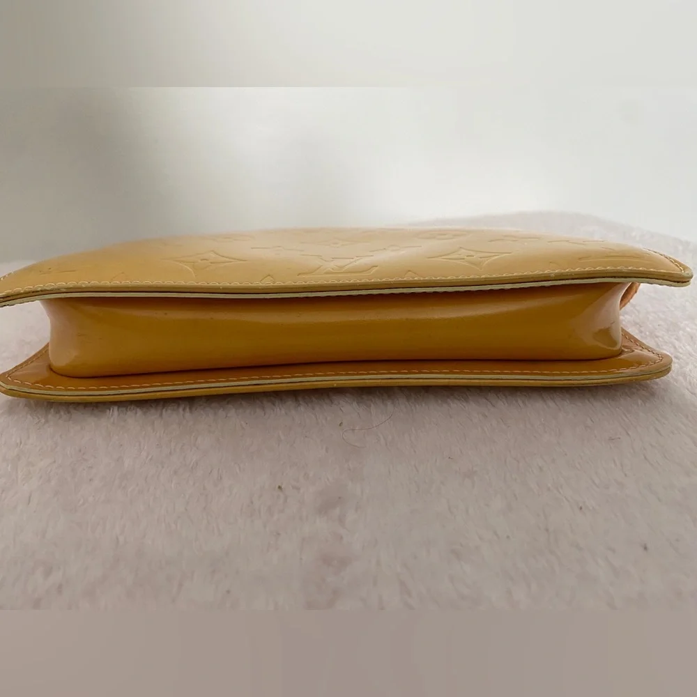 LOUIS VUITTON MONOGRAM VERNIS POCHETTE - Picture 5 of 16